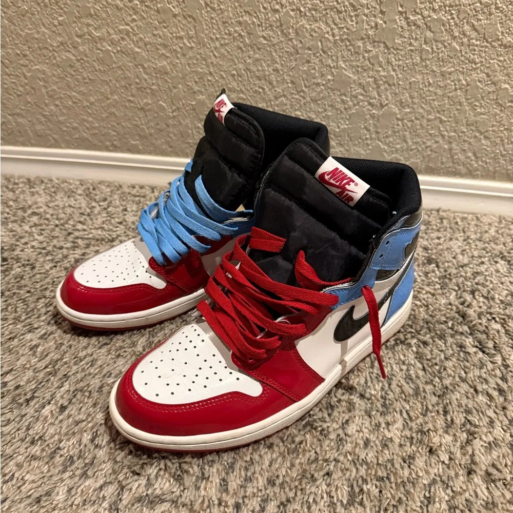 Nike Air Jordan 1 Retro High Fearless UNC Chicago - Picture 4 of 8